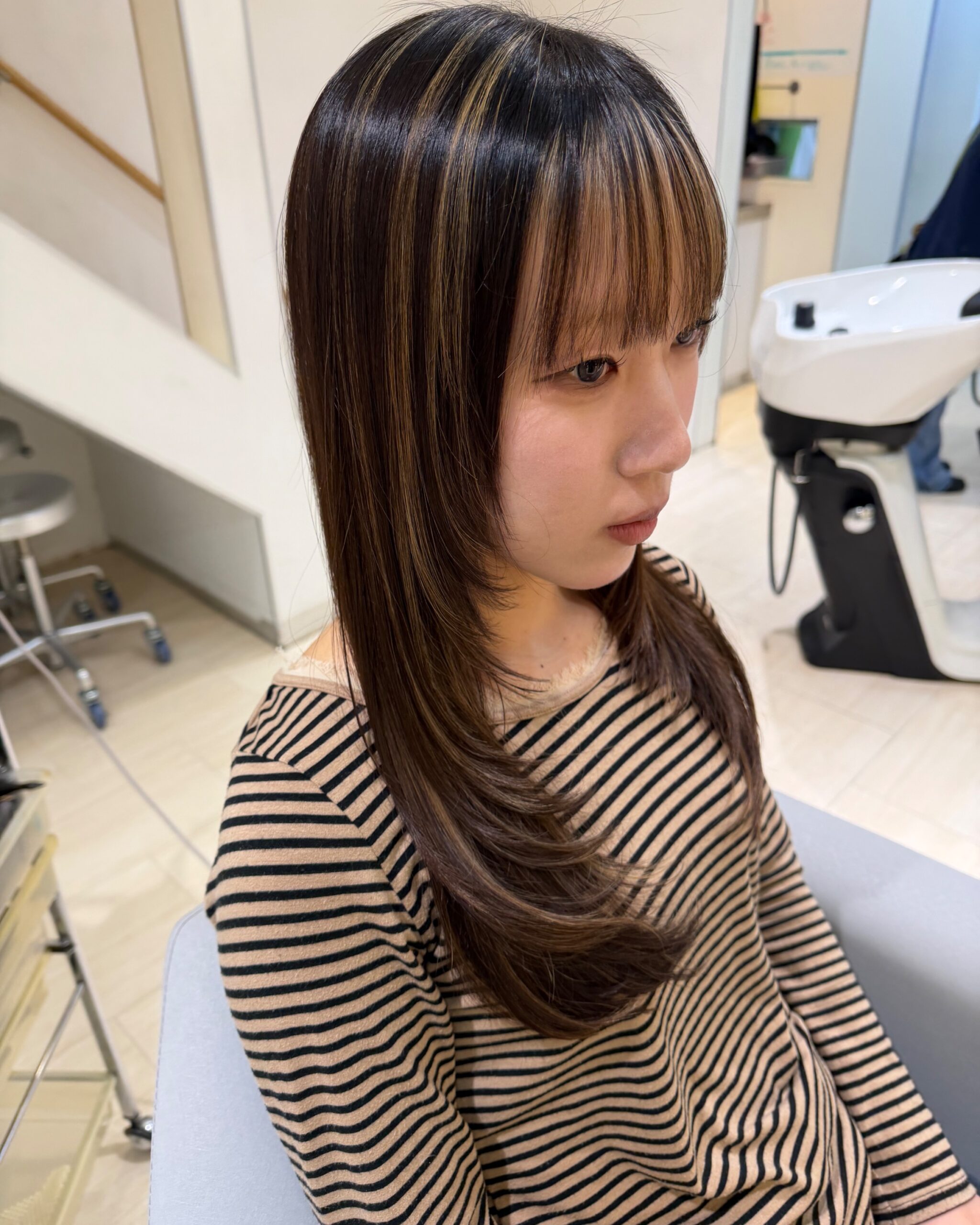 自然なハイライトで軽やかツヤ髪♪